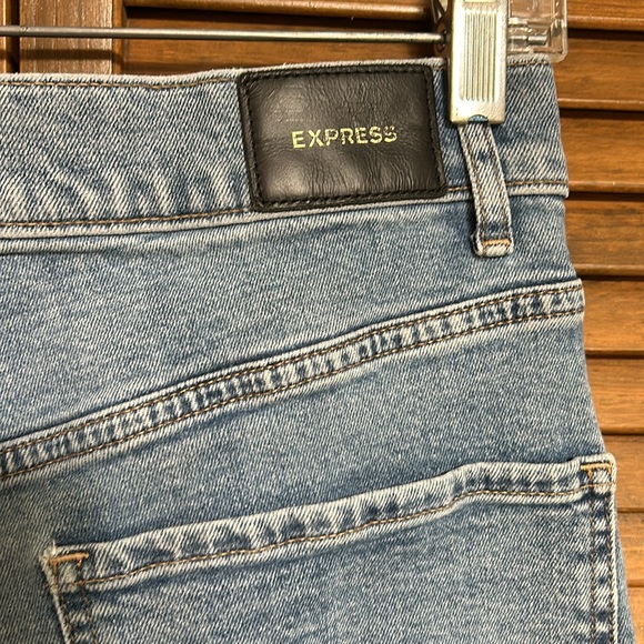 Express Super High Rise Black Velvet-like Lace Detail Raw Hem Jeans Size 10R - Picture 4 of 7